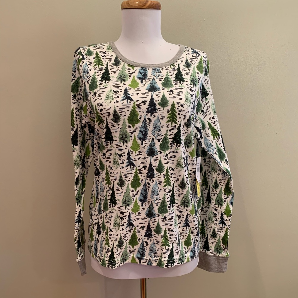 NWT theo + leigh Christmas Pine Tree Pajama Top
